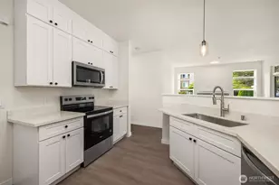 515 241st Ln SE, Sammamish, WA 98074 - Photo 9