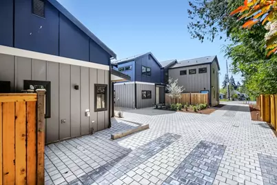13024 Corliss Avenue N, Seattle, WA 98133 - Photo 27