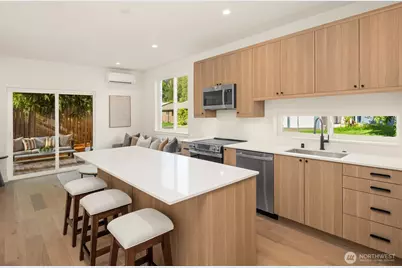 9010 5th Avenue S, Seattle, WA 98108 - Photo 9