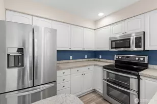 2530 15th Ave W, Seattle, WA 98119 - Photo 7