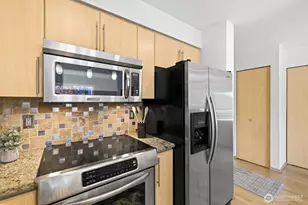 424 N 85th St, Seattle, WA 89103 - Photo 11