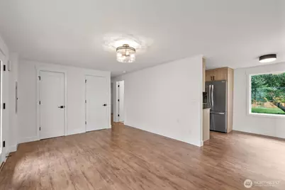 10328 Ashworth Avenue N, Seattle, WA 98133 - Photo 3