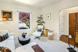 6322 5th Ave NE, Seattle, WA 98115 - Photo 3