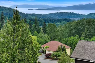 1910 40th St, Bellingham, WA 98229 - Photo 3