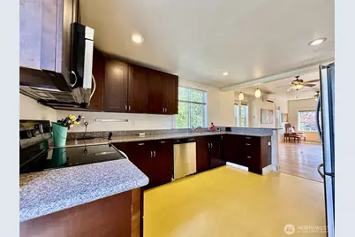 915 E Harrison Street, Tacoma, WA 98404 - Photo 5