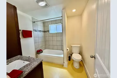 915 E Harrison Street, Tacoma, WA 98404 - Photo 9