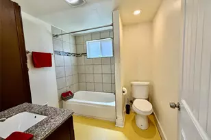 915 E Harrison St, Tacoma, WA 98404 - Photo 9