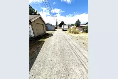 915 E Harrison Street, Tacoma, WA 98404 - Photo 17