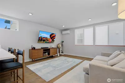 11530 Greenwood Avenue N, Seattle, WA 98133 - Photo 13