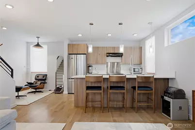 11530 Greenwood Avenue N, Seattle, WA 98133 - Photo 9