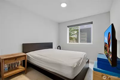 11530 Greenwood Avenue N, Seattle, WA 98133 - Photo 3