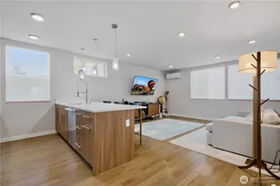 11530 Greenwood Ave N, Seattle, WA 98133 - Photo 7