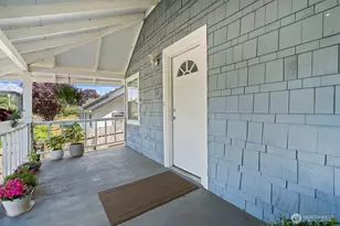 613 Cherry St, Raymond, WA 98577 - Photo 3