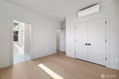 3454 33rd Avenue W, Seattle, WA 98199 - Photo 11