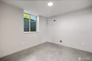 3454 33rd Ave W, Seattle, WA 98199 - Photo 29