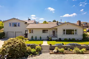 1119 Longview Ave, Anacortes, WA 98221 - Photo 3