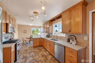 1119 Longview Ave, Anacortes, WA 98221 - Photo 13