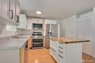 21815 6th Avenue W, Bothell, WA 98021 - Photo 7