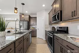 13949 SE 183rd St, Renton, WA 98058 - Photo 9