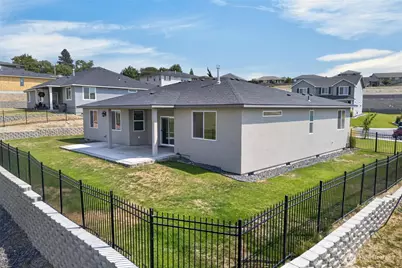1320 W Pax Court, Sunnyside, WA 98944 - Photo 31