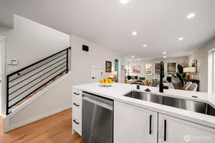 6030 41st Ave NE, Seattle, WA 98115 - Photo 5