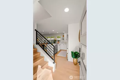 6030 41st Avenue NE, Seattle, WA 98115 - Photo 13