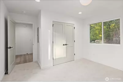 10744 Interlake Avenue N, Seattle, WA 98133 - Photo 15