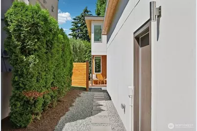 404 N 127th Street, Seattle, WA 98133 - Photo 35