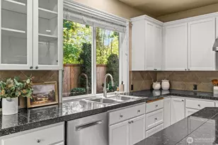 1409 271st Pl SE, Sammamish, WA 98075 - Photo 13