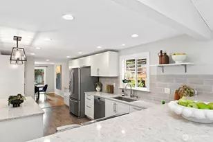 10303 20th Ave NE, Seattle, WA 98125 - Photo 9