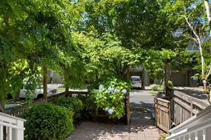 6726 35th Pl S, Seattle, WA 98118 - Photo 3