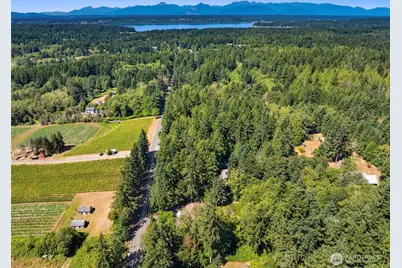 8960 NE Day Road, Bainbridge Island, WA 98110 - Photo 37