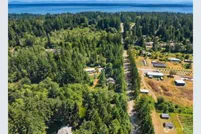 8960 NE Day Road, Bainbridge Island, WA 98110 - Photo 33