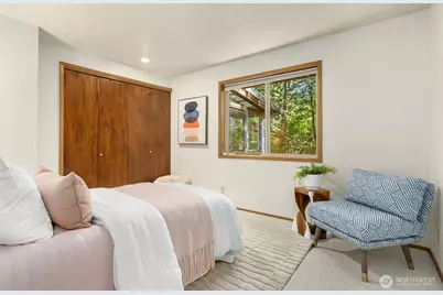 8960 NE Day Road, Bainbridge Island, WA 98110 - Photo 19