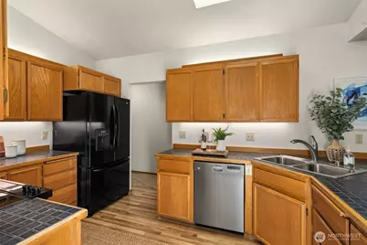 8960 NE Day Road, Bainbridge Island, WA 98110 - Photo 11