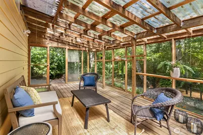 8960 NE Day Road, Bainbridge Island, WA 98110 - Photo 23