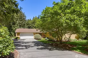 8960 NE Day Rd, Bainbridge Island, WA 98110 - Photo 27