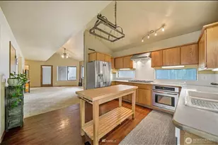 739 NE Woods Ct, Bremerton, WA 98311 - Photo 11