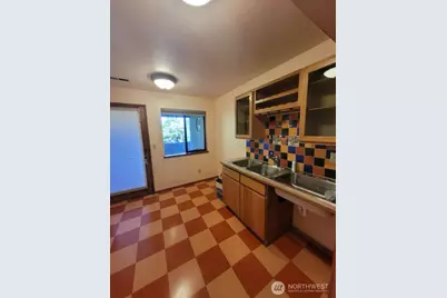 739 NE Woods Court, Bremerton, WA 98311 - Photo 23