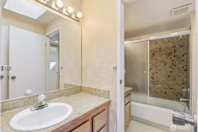 104 168th Avenue NE, Bellevue, WA 98008 - Photo 33