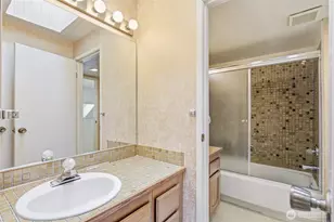 104 168th Ave NE, Bellevue, WA 98008 - Photo 33