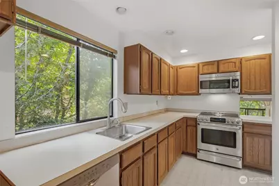 104 168th Avenue NE, Bellevue, WA 98008 - Photo 15