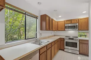 104 168th Ave NE, Bellevue, WA 98008 - Photo 15