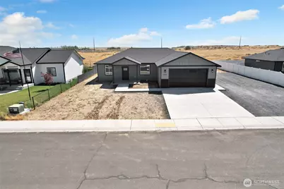 100 Sunwest Drive, Ephrata, WA 98823 - Photo 1
