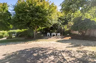 8102 E Seaview Dr, Port Orchard, WA 98366 - Photo 35