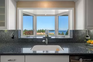 8102 E Seaview Dr, Port Orchard, WA 98366 - Photo 11