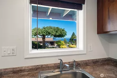 8102 E Seaview Drive, Port Orchard, WA 98366 - Photo 23