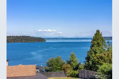 8102 E Seaview Drive, Port Orchard, WA 98366 - Photo 1
