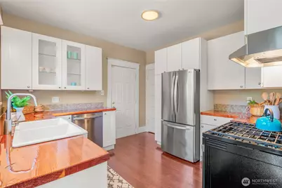 724 S Cushman Avenue, Tacoma, WA 98405 - Photo 5