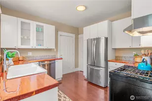 724 S Cushman Ave, Tacoma, WA 98405 - Photo 5
